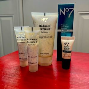 No 7 Exfoliator & Protect & Perfect Intense Advanced